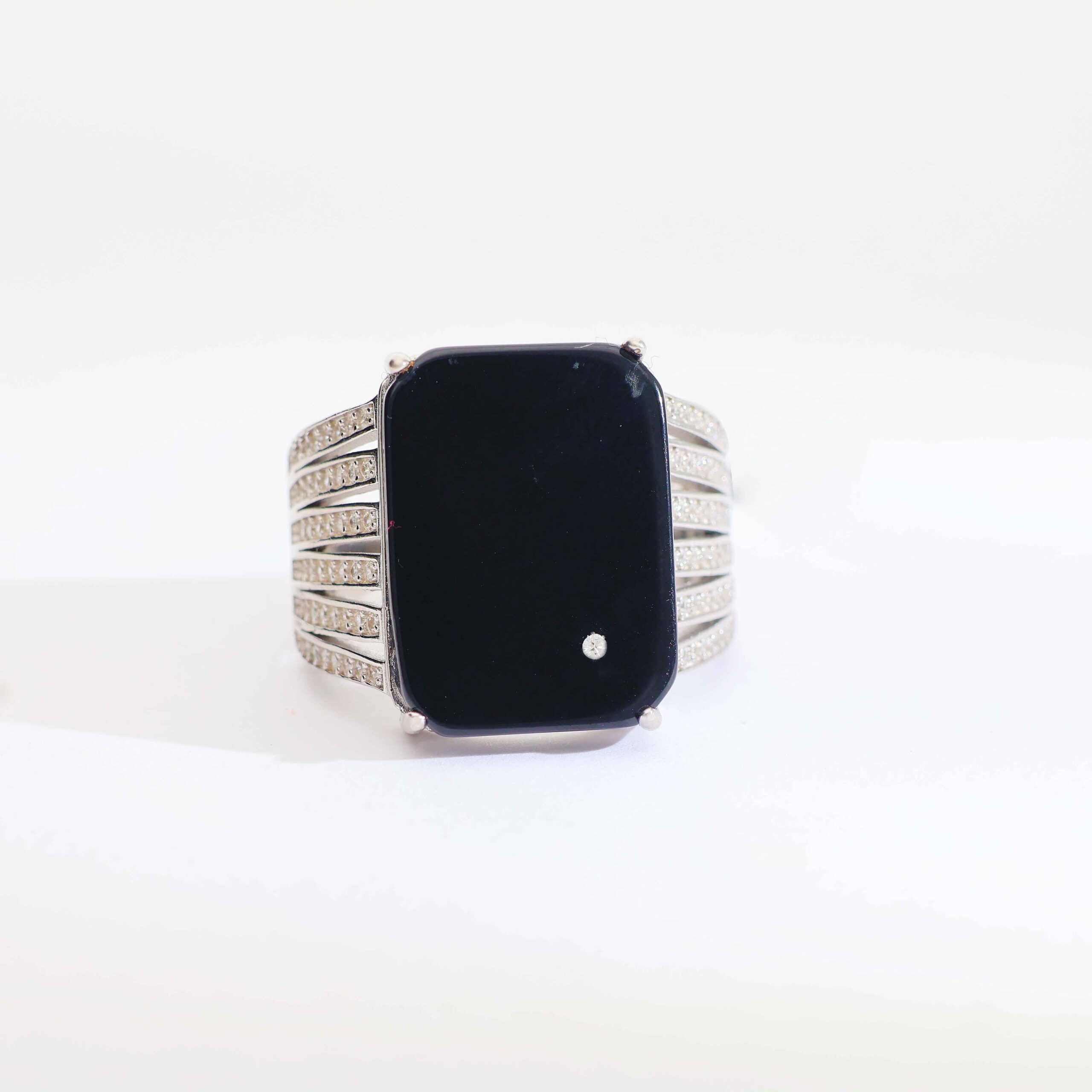 Bold Black Oval Gents Ring - Image 2