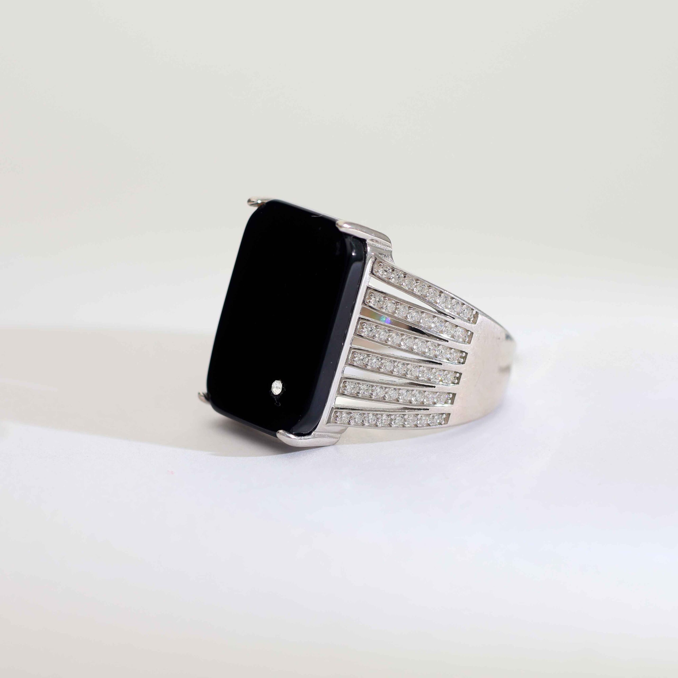 Bold Black Oval Gents Ring - Image 5