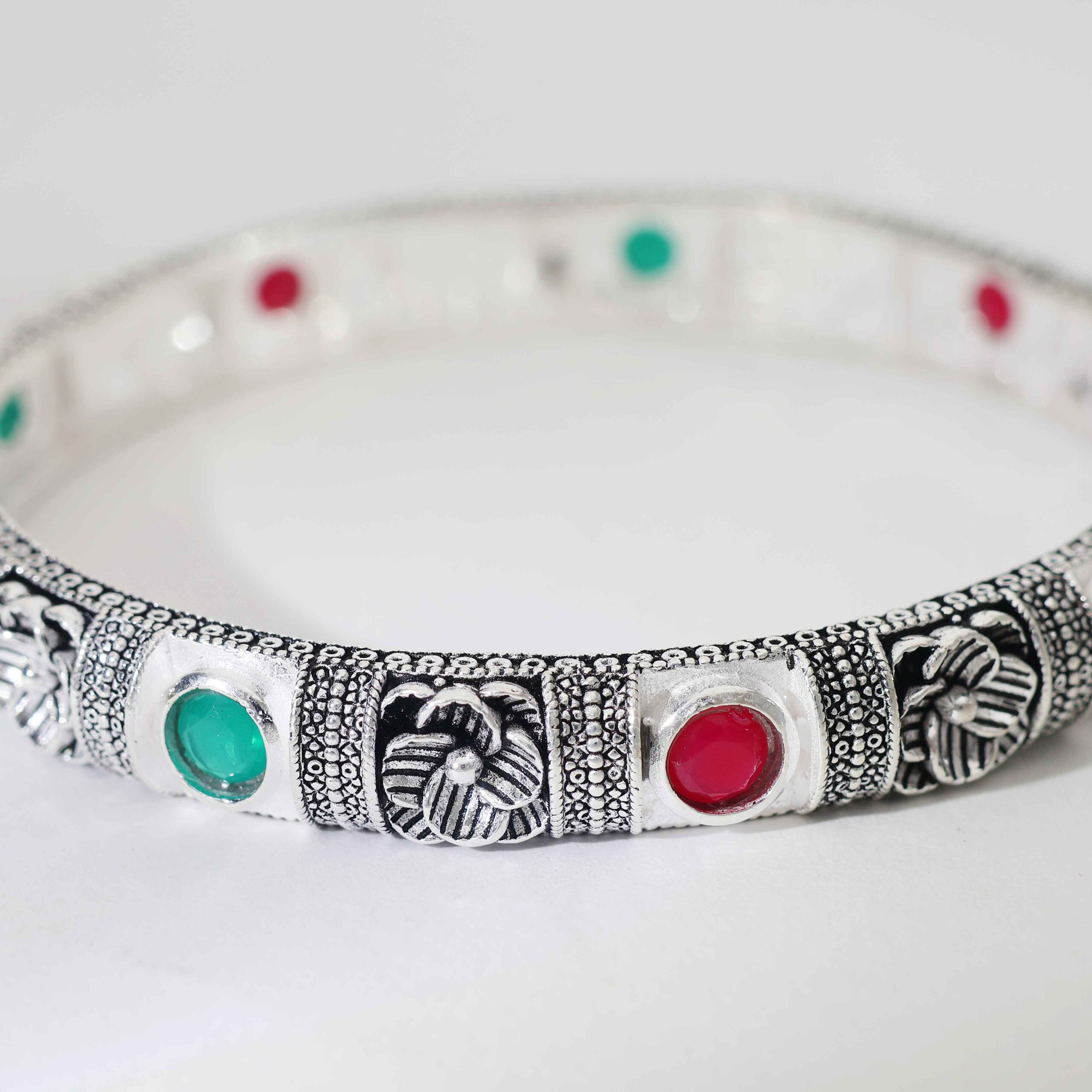 Antique Flower Silver Ladies Bangles - Image 3