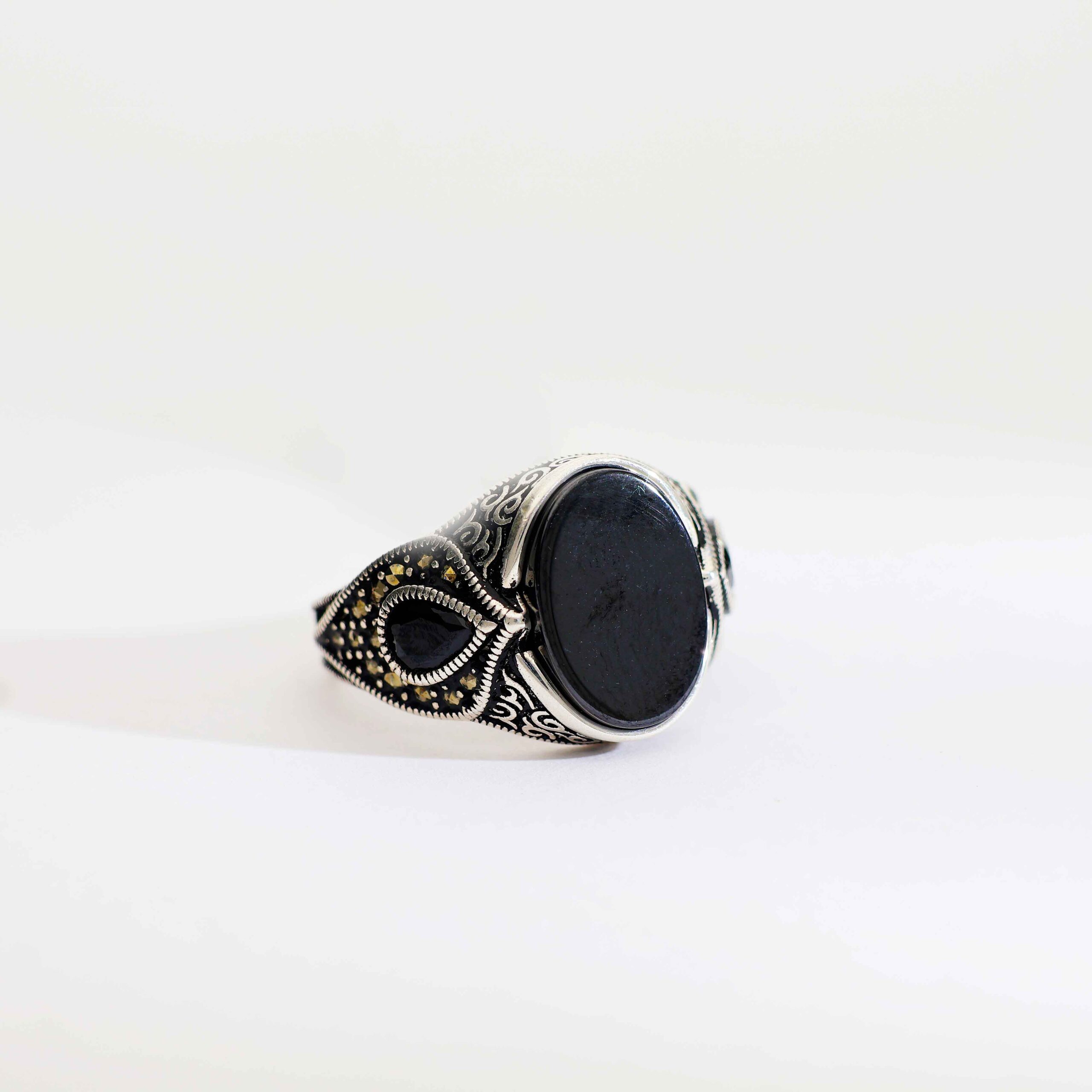 Classic Black Signet Gents Ring - Image 3