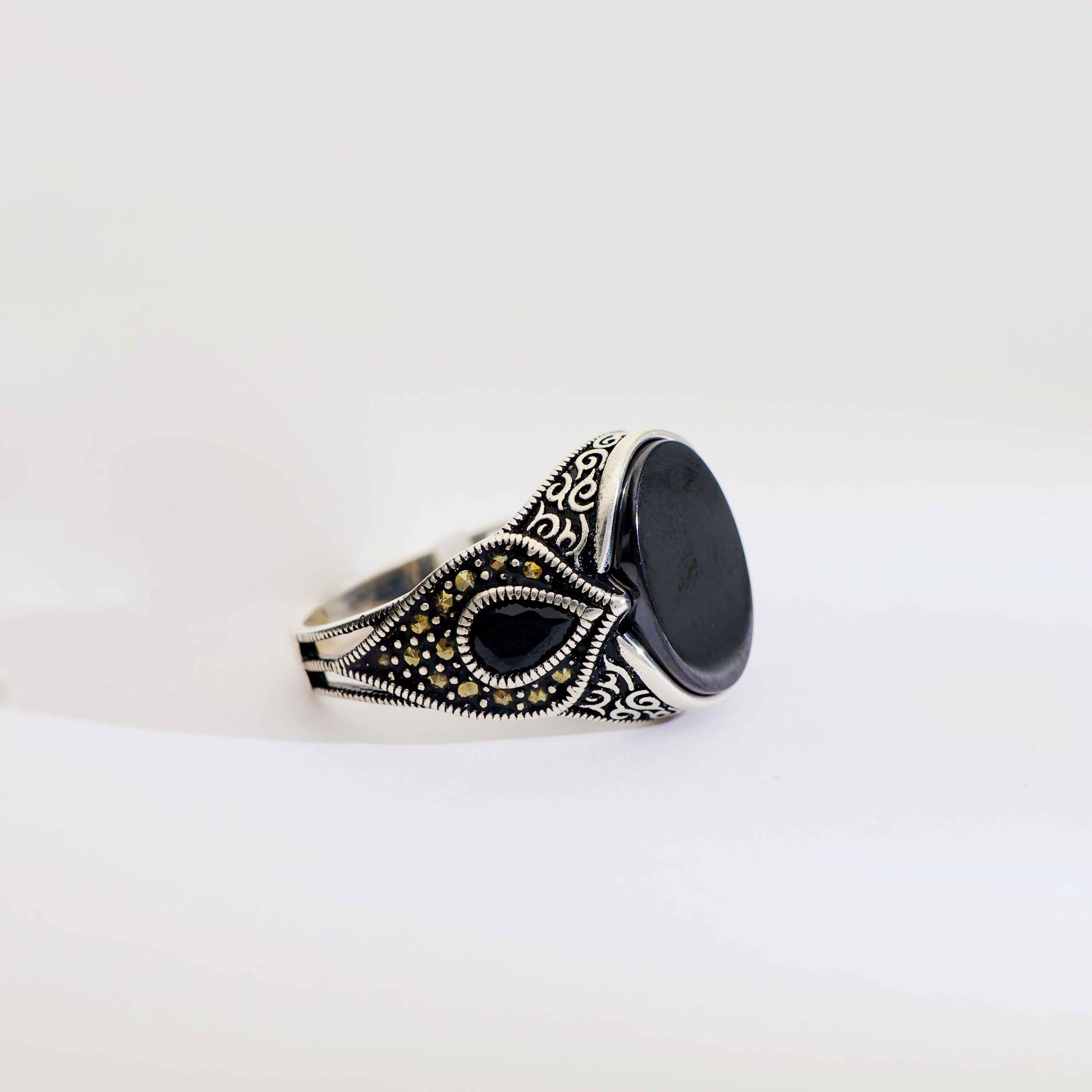 Classic Black Signet Gents Ring - Image 4