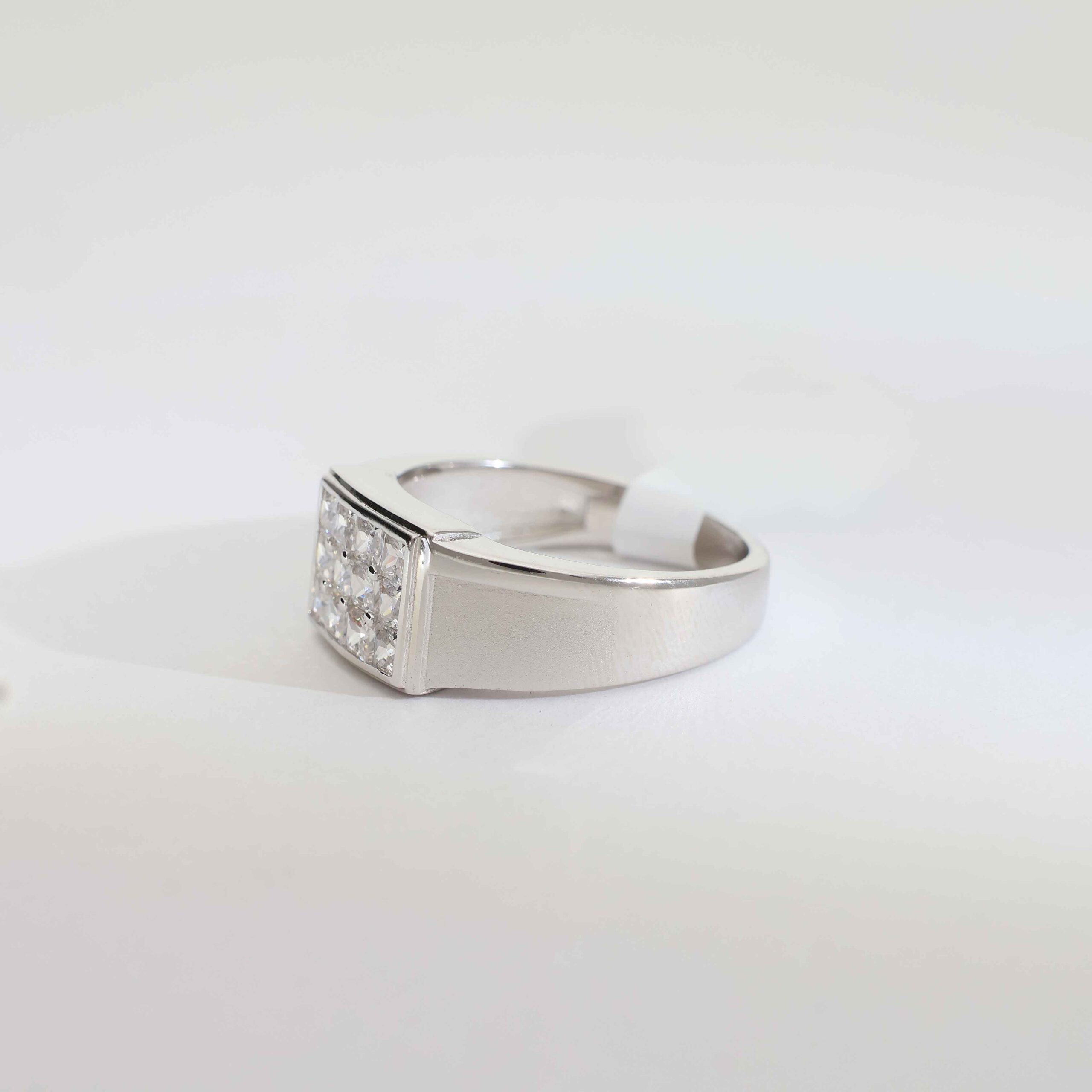 Royal Grid Spark Gents Ring - Image 4