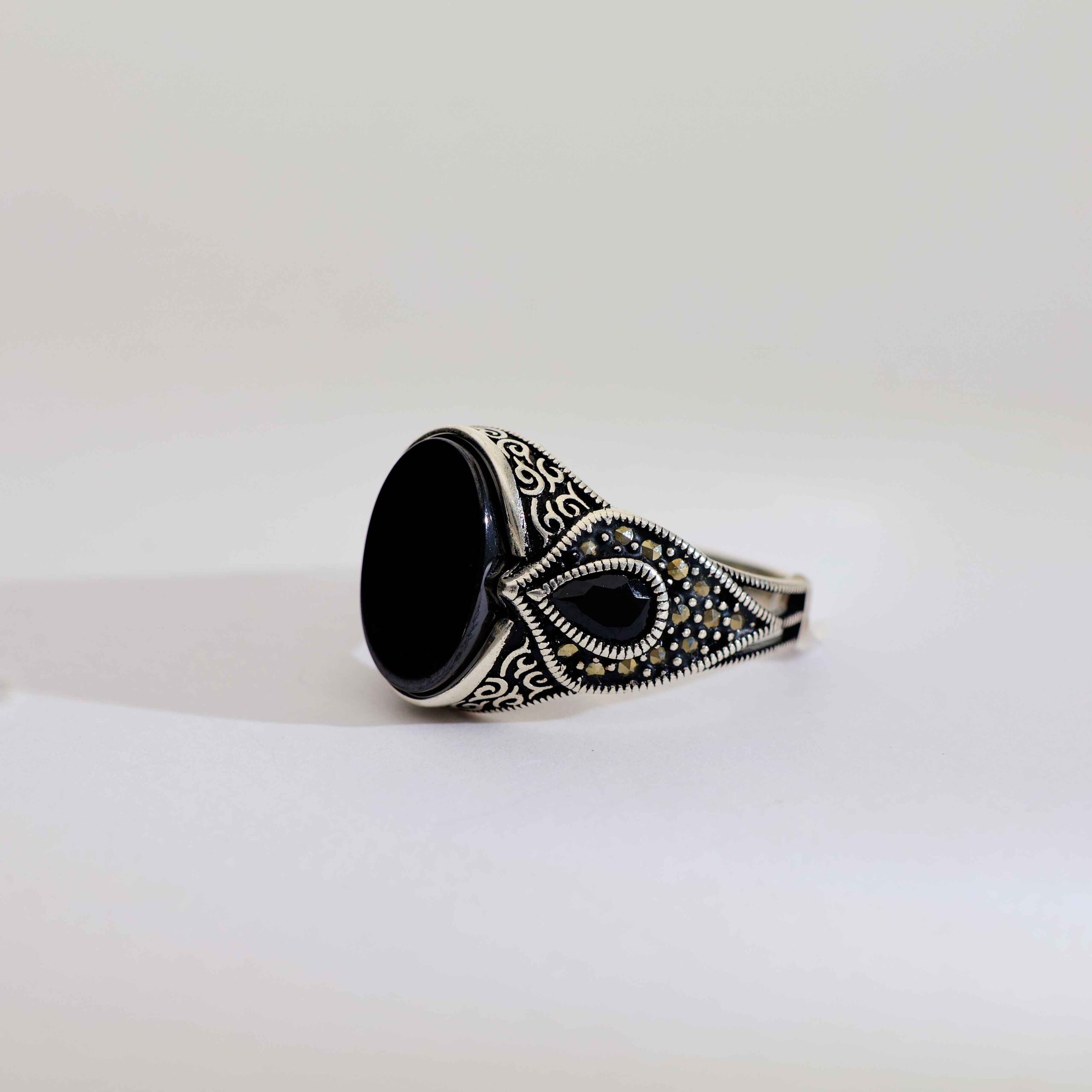 Classic Black Signet Gents Ring - Image 5