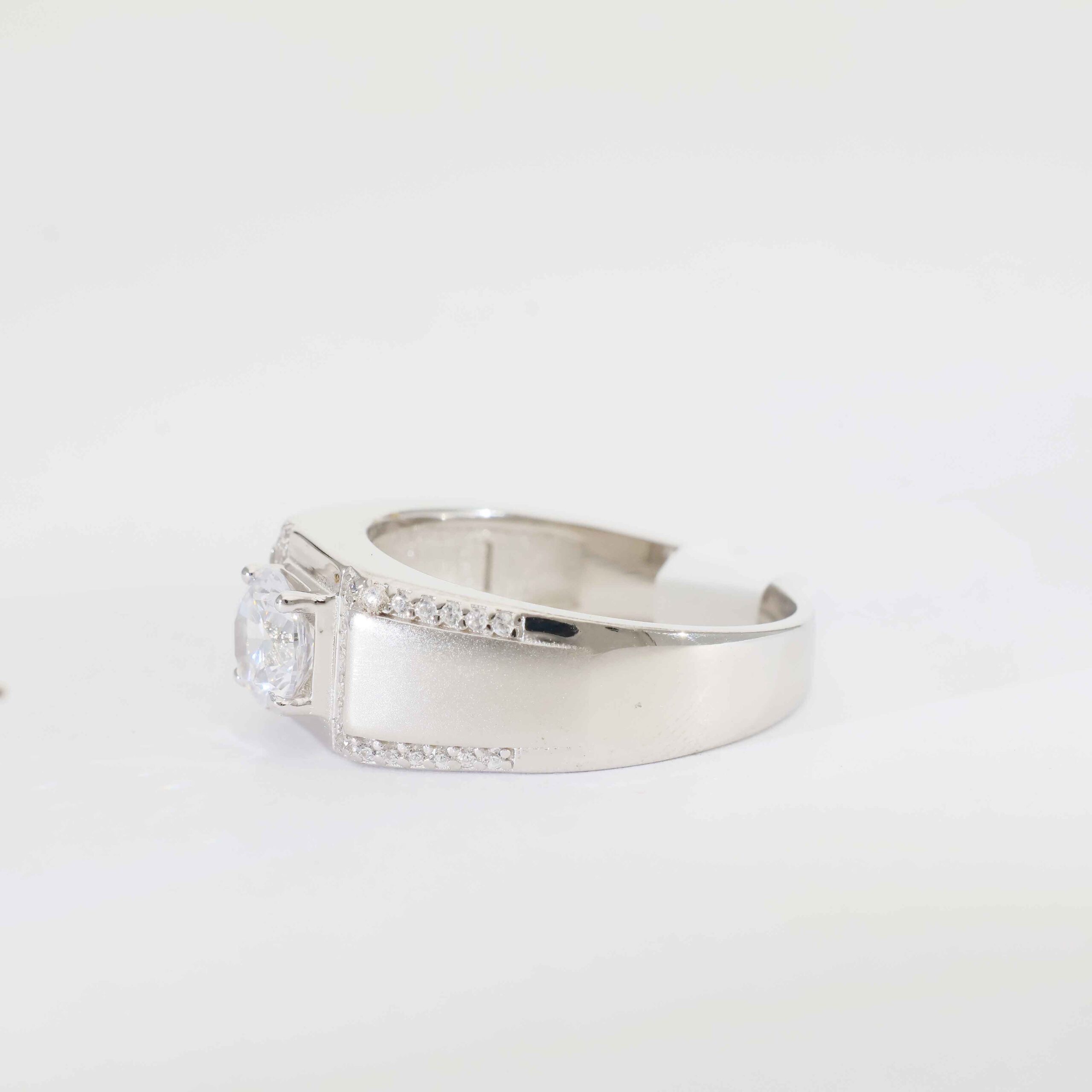 Royal Block Gents Silver Ring - Image 4