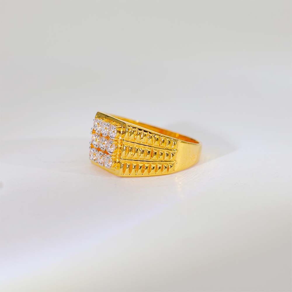 Royal Ribbed Gents Gold Ring - Image 4