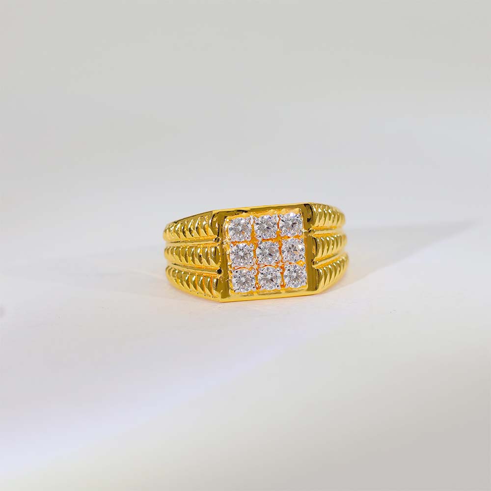 Royal Ribbed Gents Gold Ring