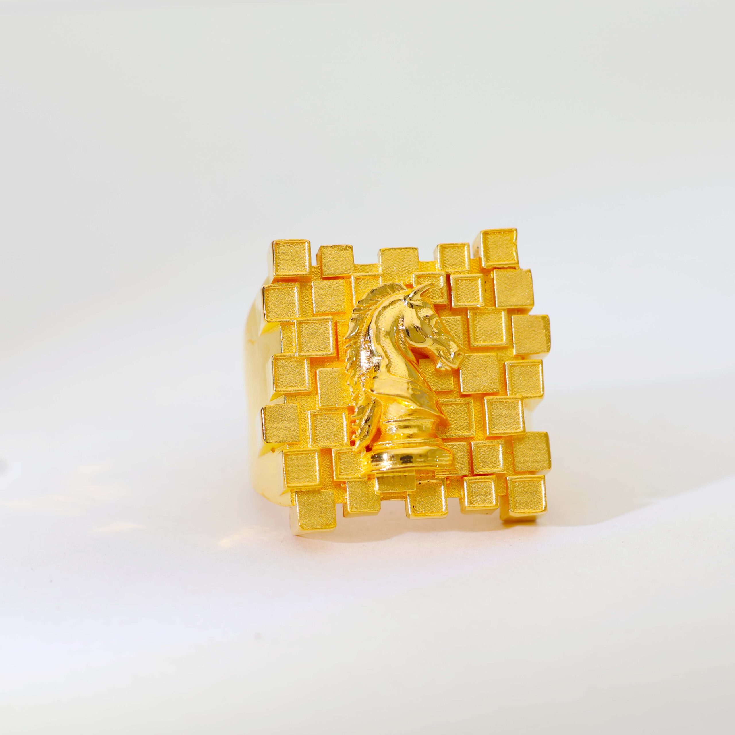 Little Knight Genta Gold Ring - Image 2