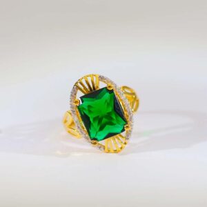 Emerald Glow Ladies Gold Ring