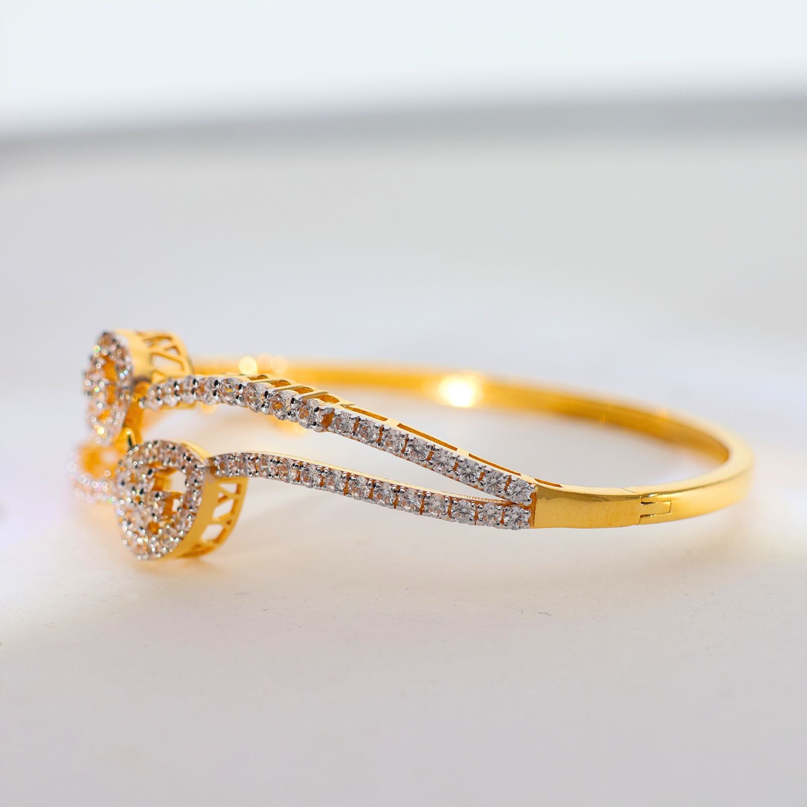 Golden Bloom Ladies Gold Bracelet - Image 5