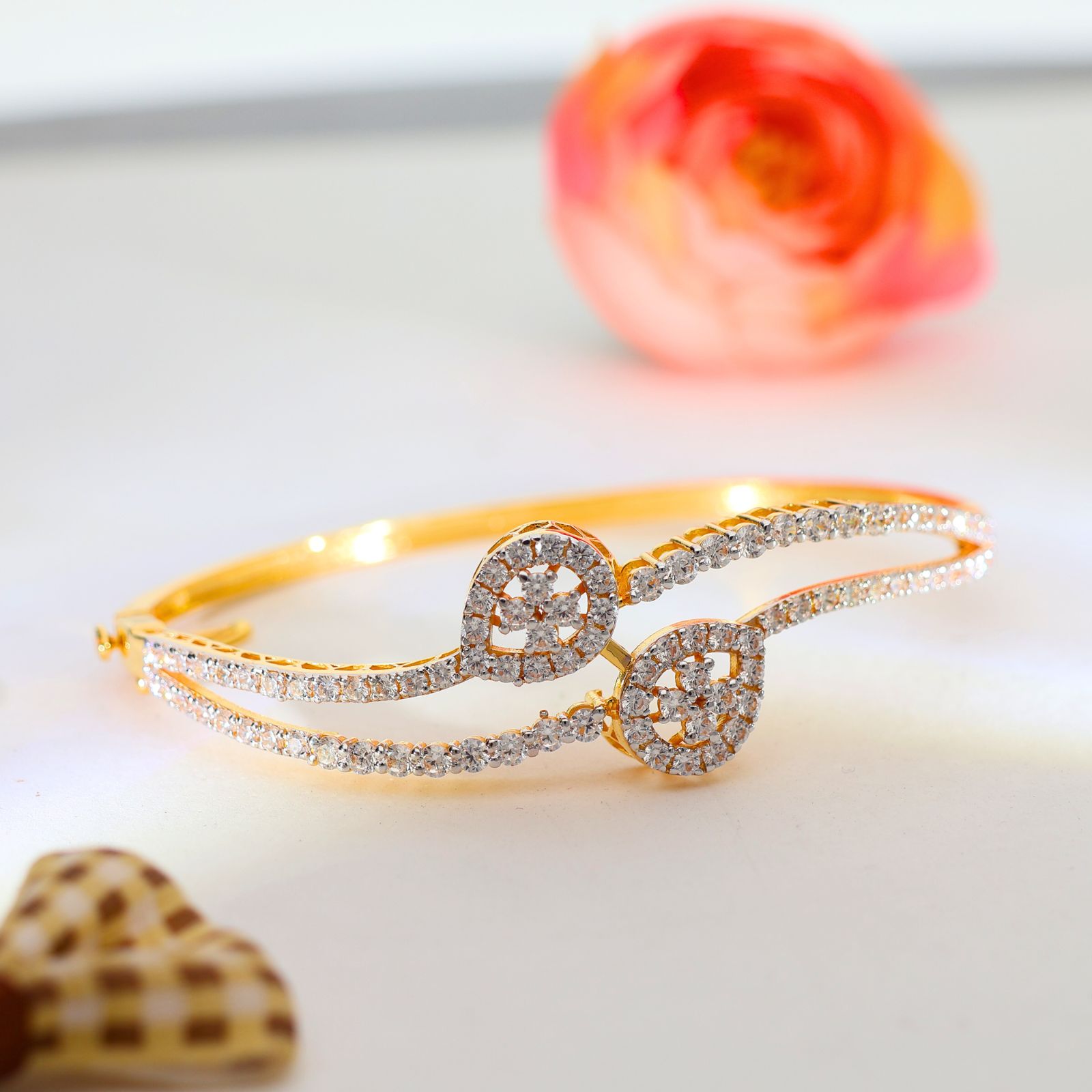 Golden Bloom Ladies Gold Bracelet - Image 7