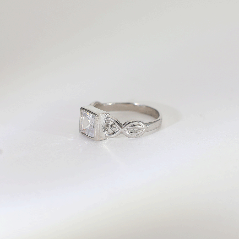 Little Crown Baby Ring - Image 4