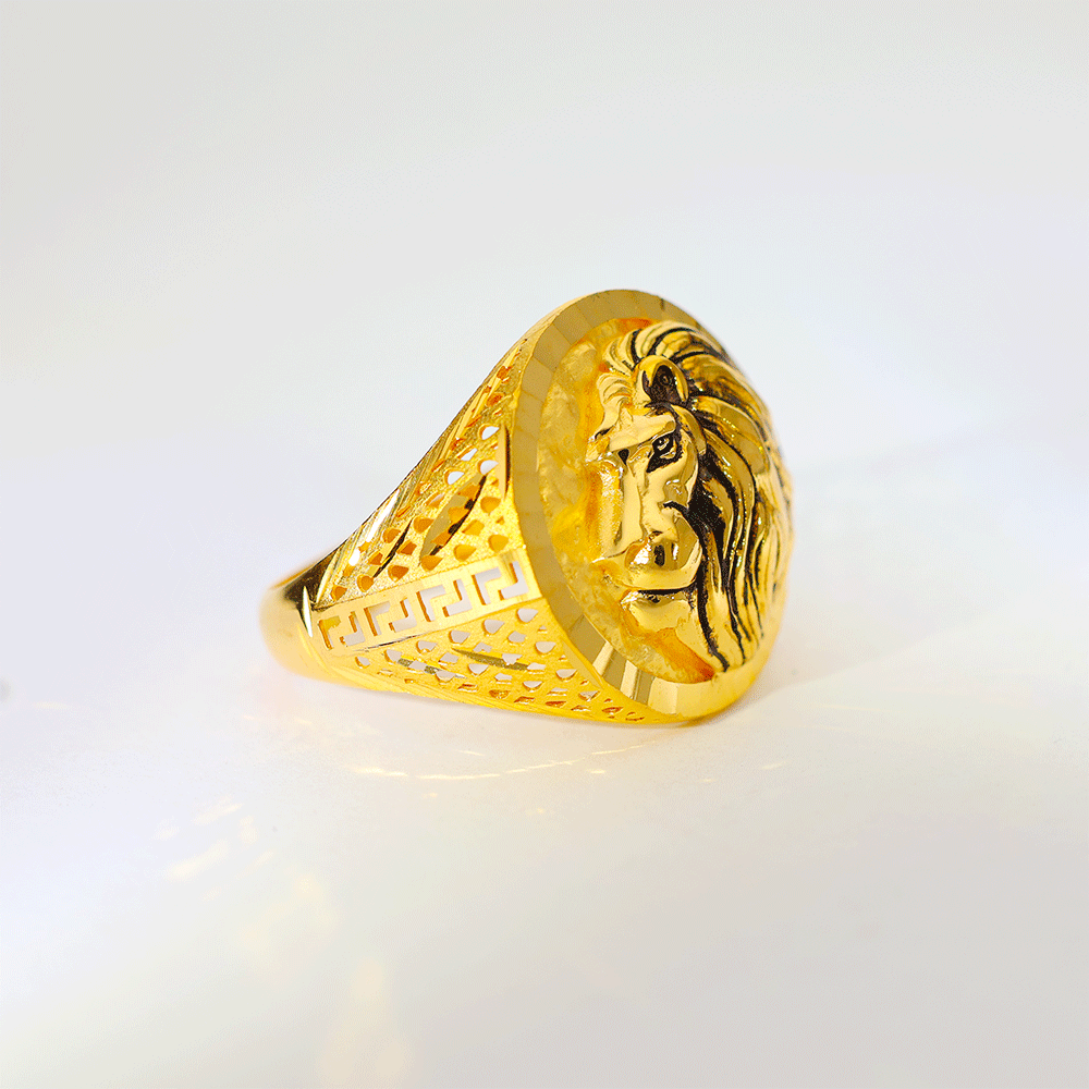 King Lion Gold Gents Ring - Image 3