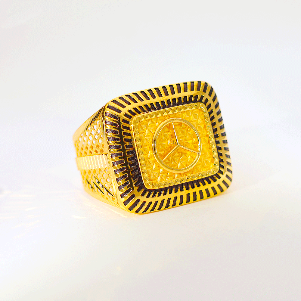 Royal Star Gold Gents Ring
