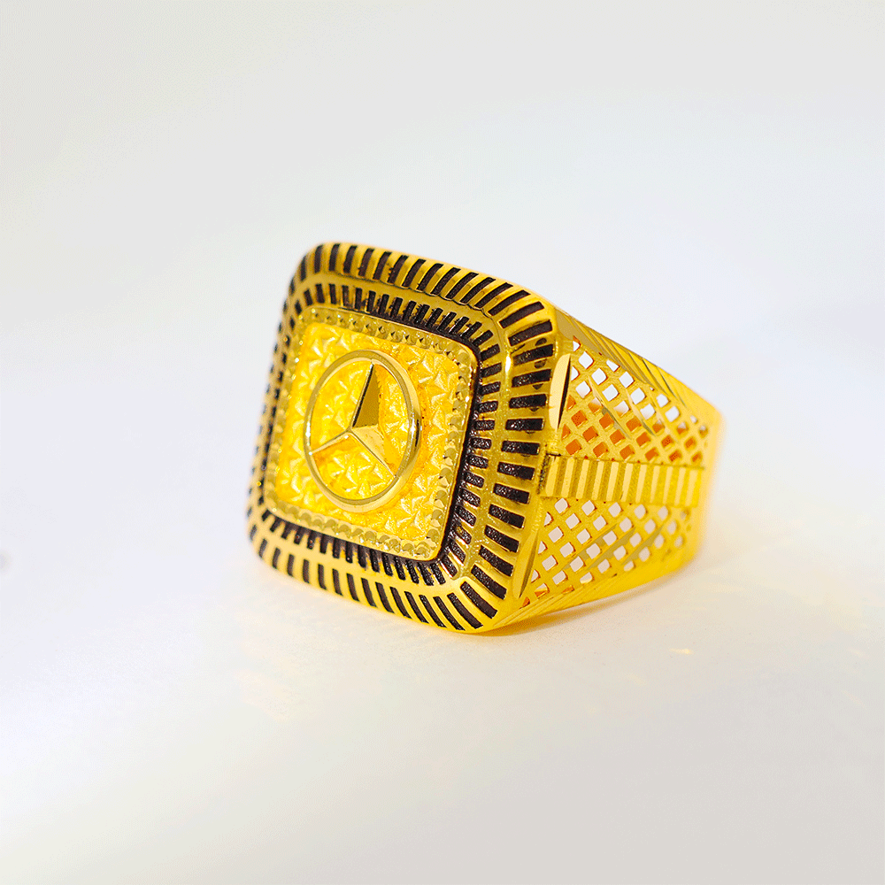 Royal Star Gold Gents Ring - Image 4