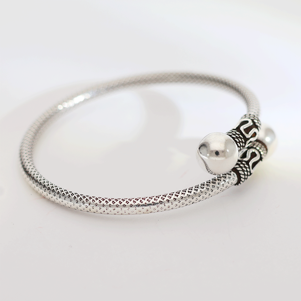 TinyGlow Silver Baby Kangan - Image 4