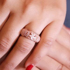 Daisy Sparkle Band Ring