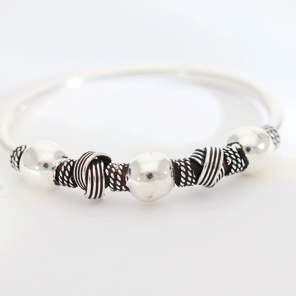 TinyTradition Silver Baby Kangan - Image 3