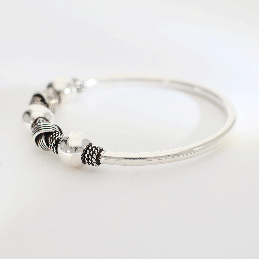 TinyTradition Silver Baby Kangan - Image 5