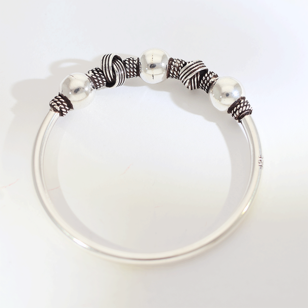 TinyTradition Silver Baby Kangan - Image 6