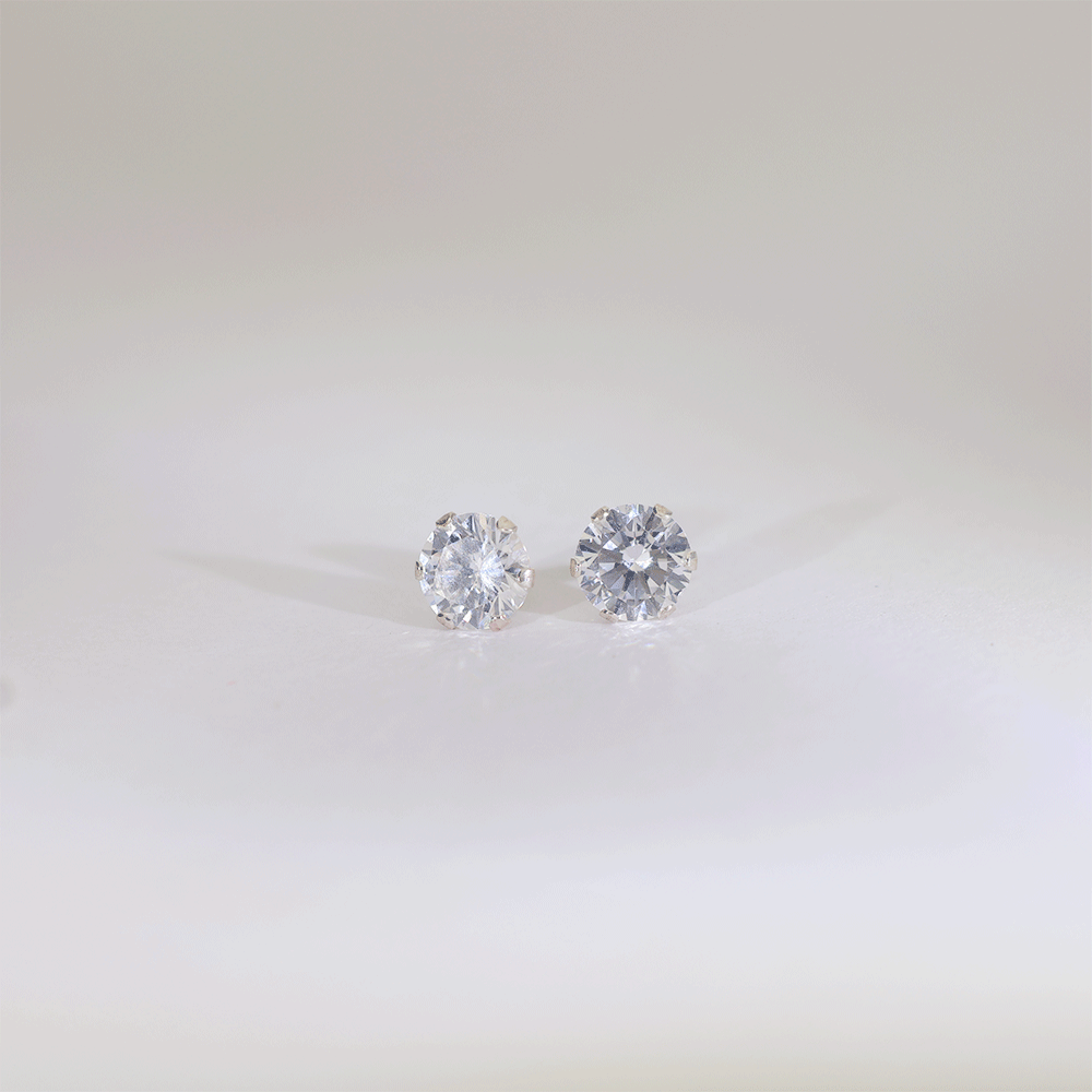 Minimal Glow Diamond Nose Pin (Single Piece) - Image 6