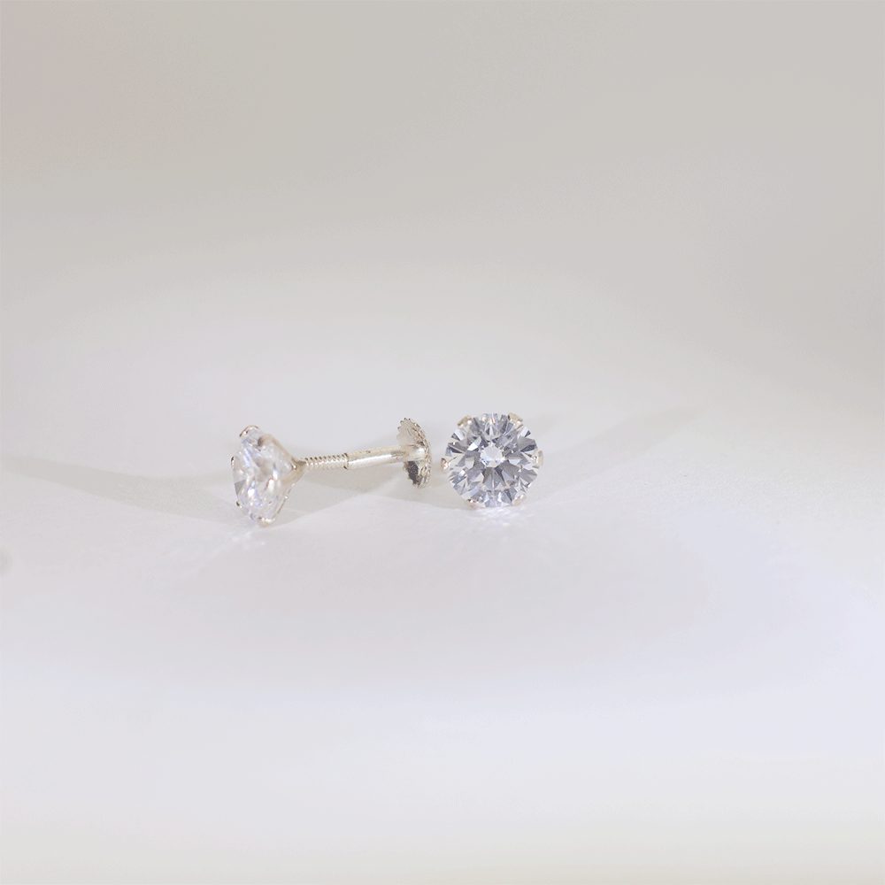 Minimal Glow Diamond Nose Pin (Single Piece) - Image 4