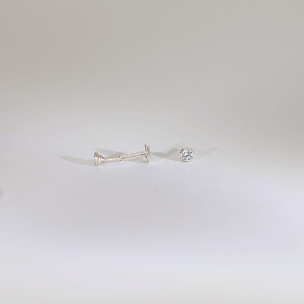 Tiny Shine Silver Nose Pin (Single Piece) - Image 4