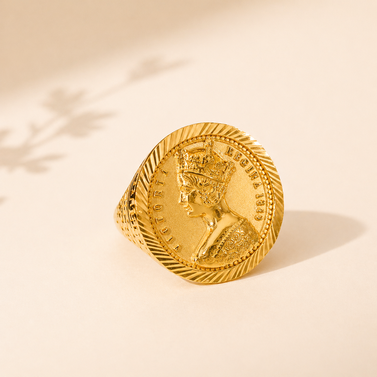 Heritage Coin Gold Gents Ring - Image 6