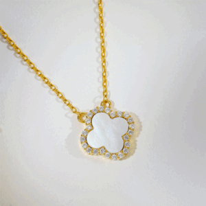 Crystal Bloom Clover Pendant Set