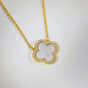Luxe Pearl Clover Pendant Set