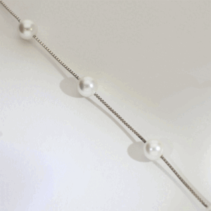 Minimal Pearl Glow Bracelet