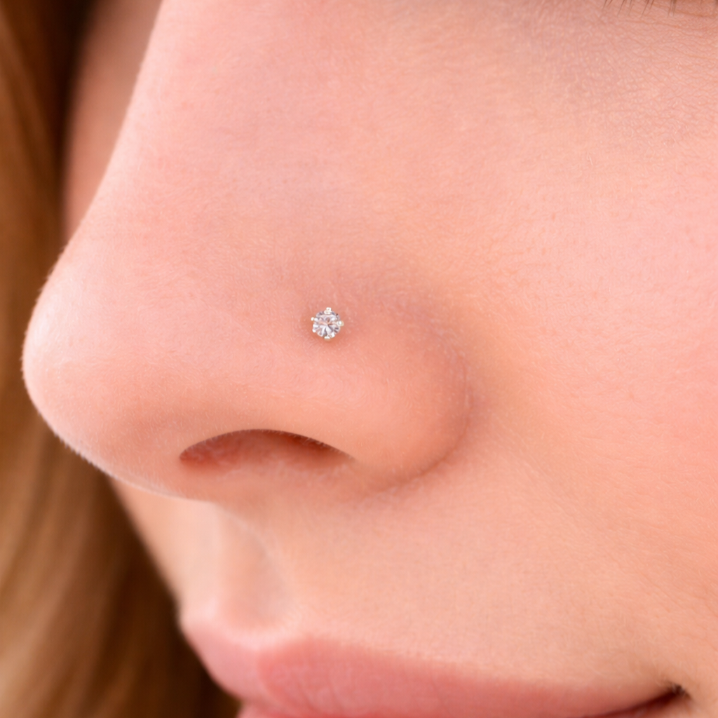 Tiny Glow Solitaire Nose Pin (Single Piece)