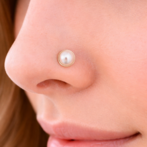 PearlAura Classic Nose pin (Single Piece)