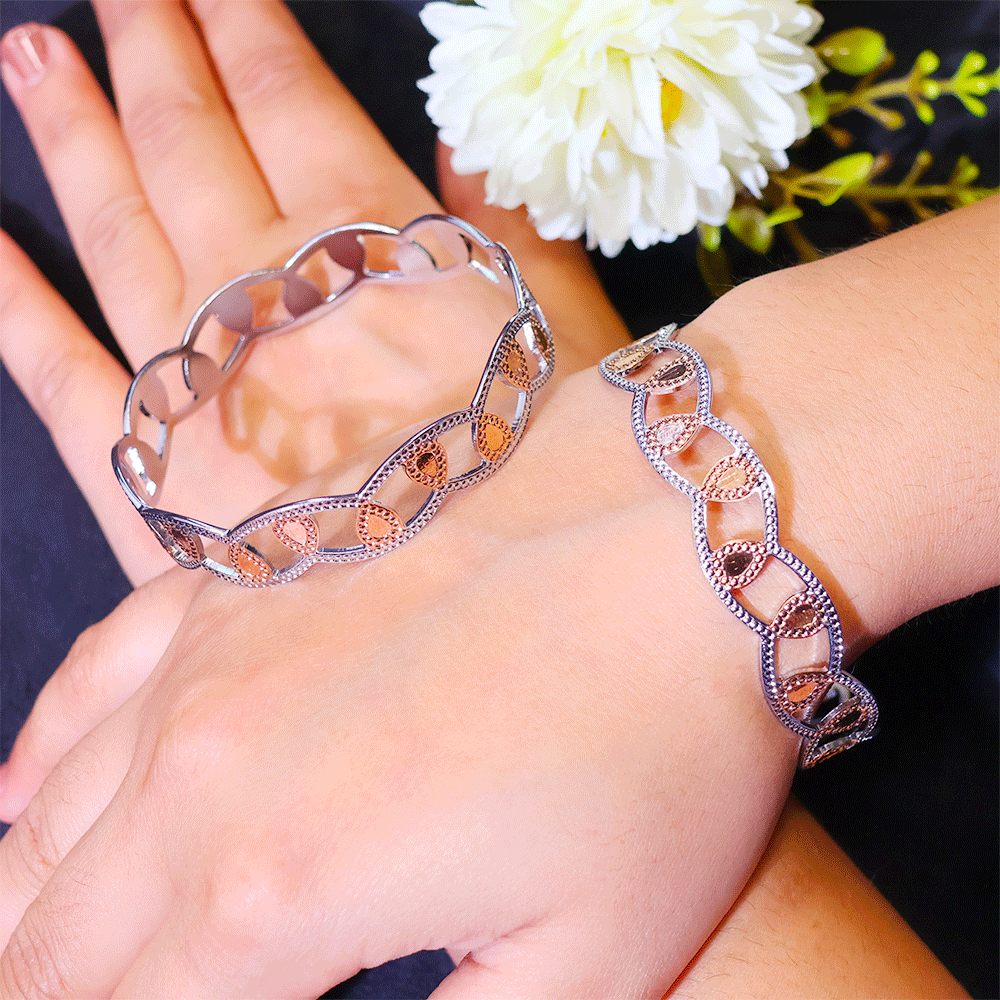 Regal Teardrop Link Kada Bangles