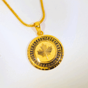 Clover Style Gold Pendant