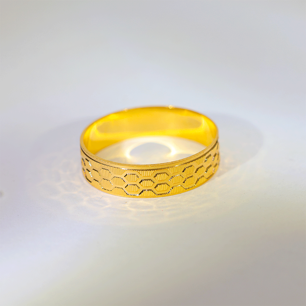 Honeycomb Pattern Gold Band