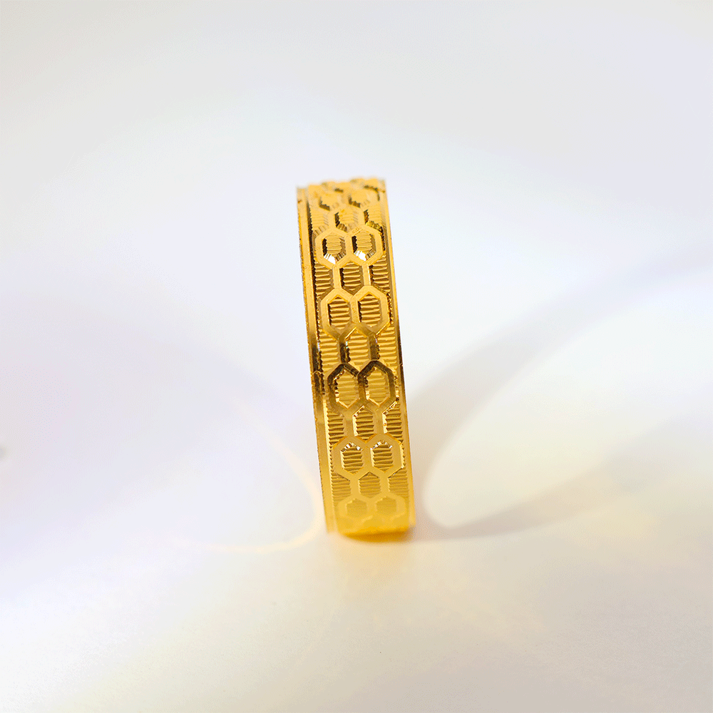 Honeycomb Pattern Gold Band - Image 2