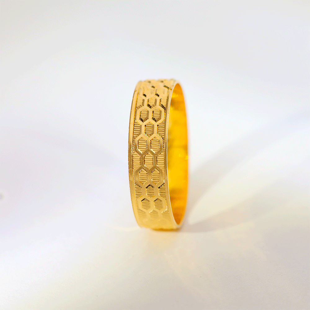 Honeycomb Pattern Gold Band - Image 4
