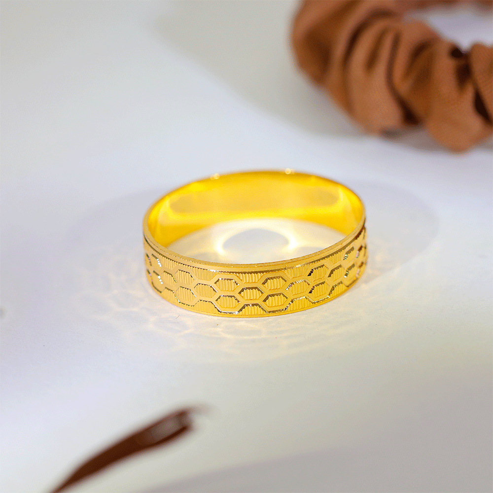 Honeycomb Pattern Gold Band - Image 3