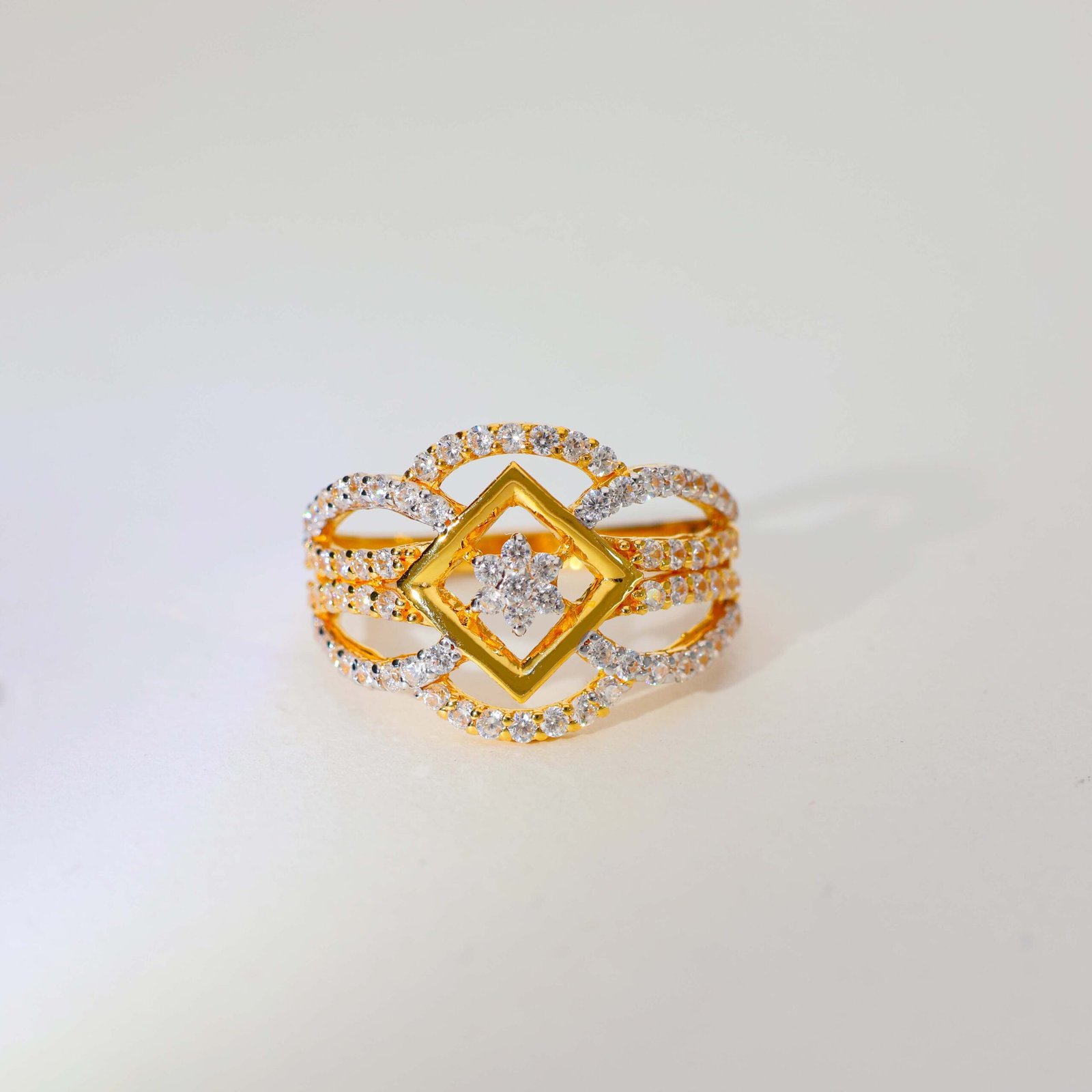 Diamond Frame Glow Gold Ladies Rings