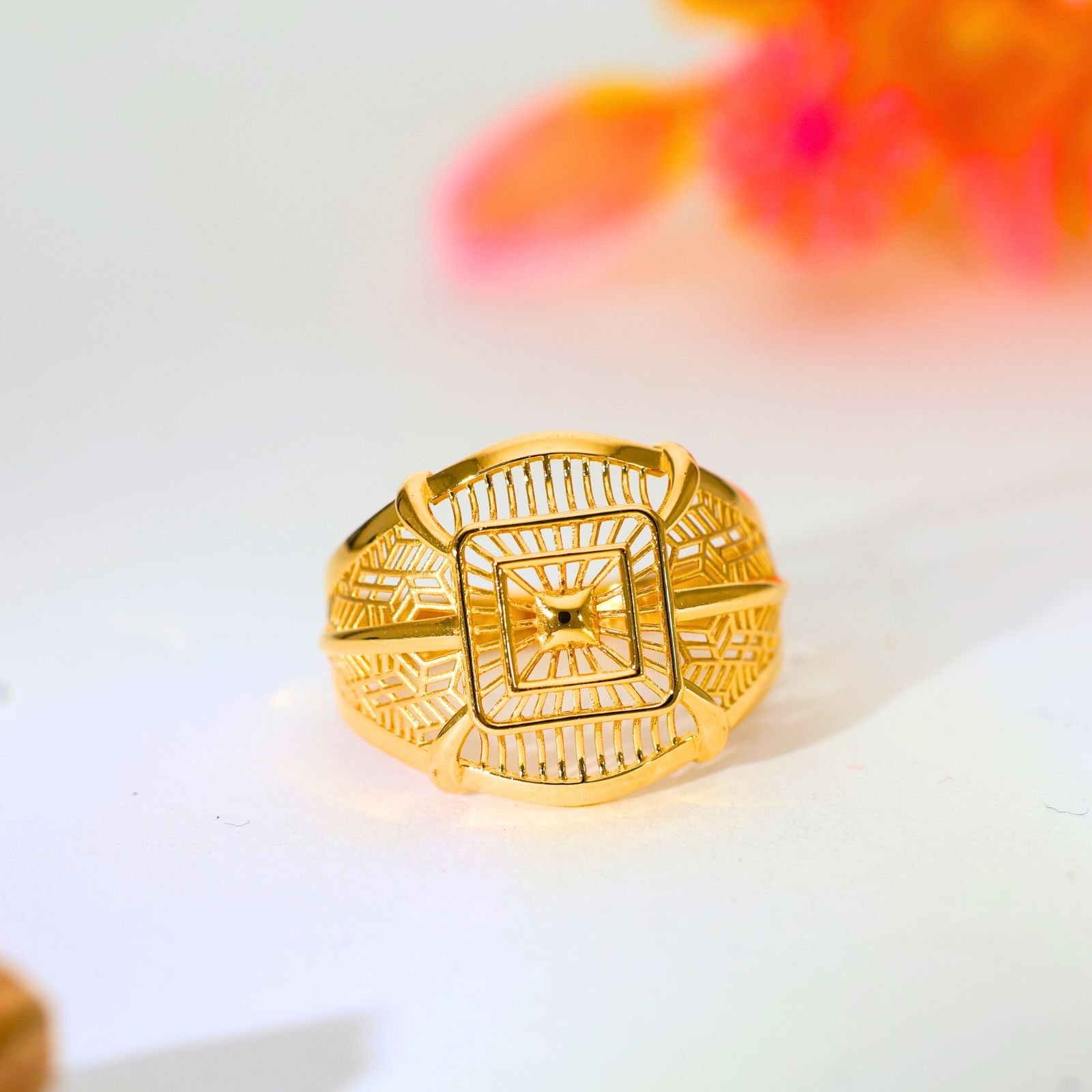 Royal Square Gold Ladies Ring - Image 4