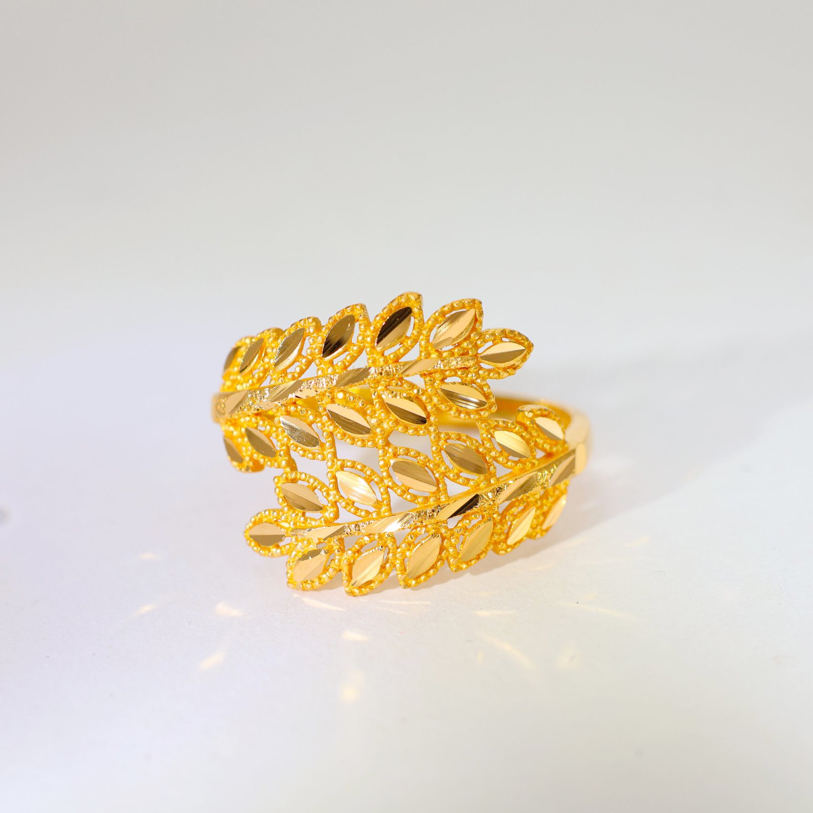 Golden Leaf Gold Ladies Ring