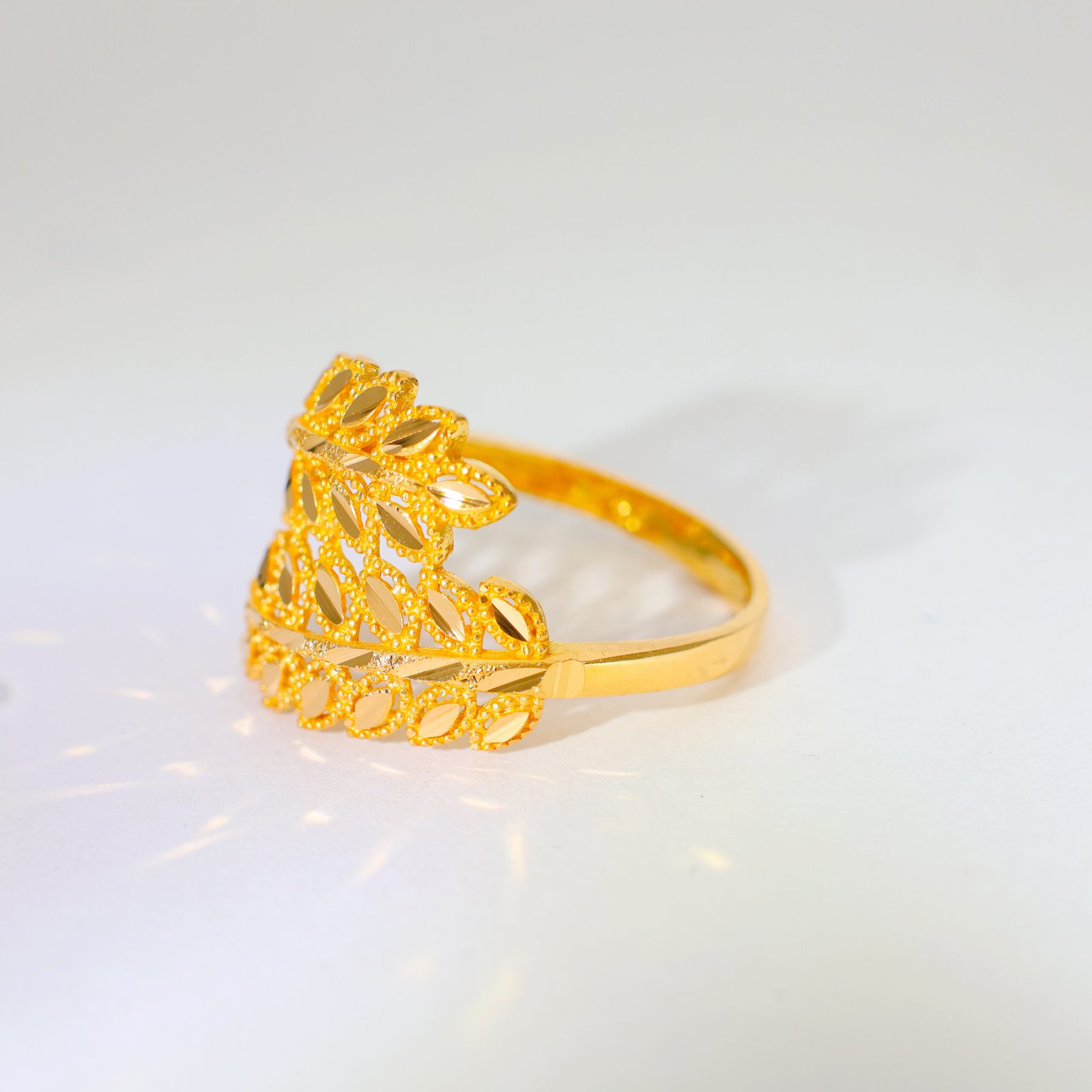 Golden Leaf Gold Ladies Ring - Image 2