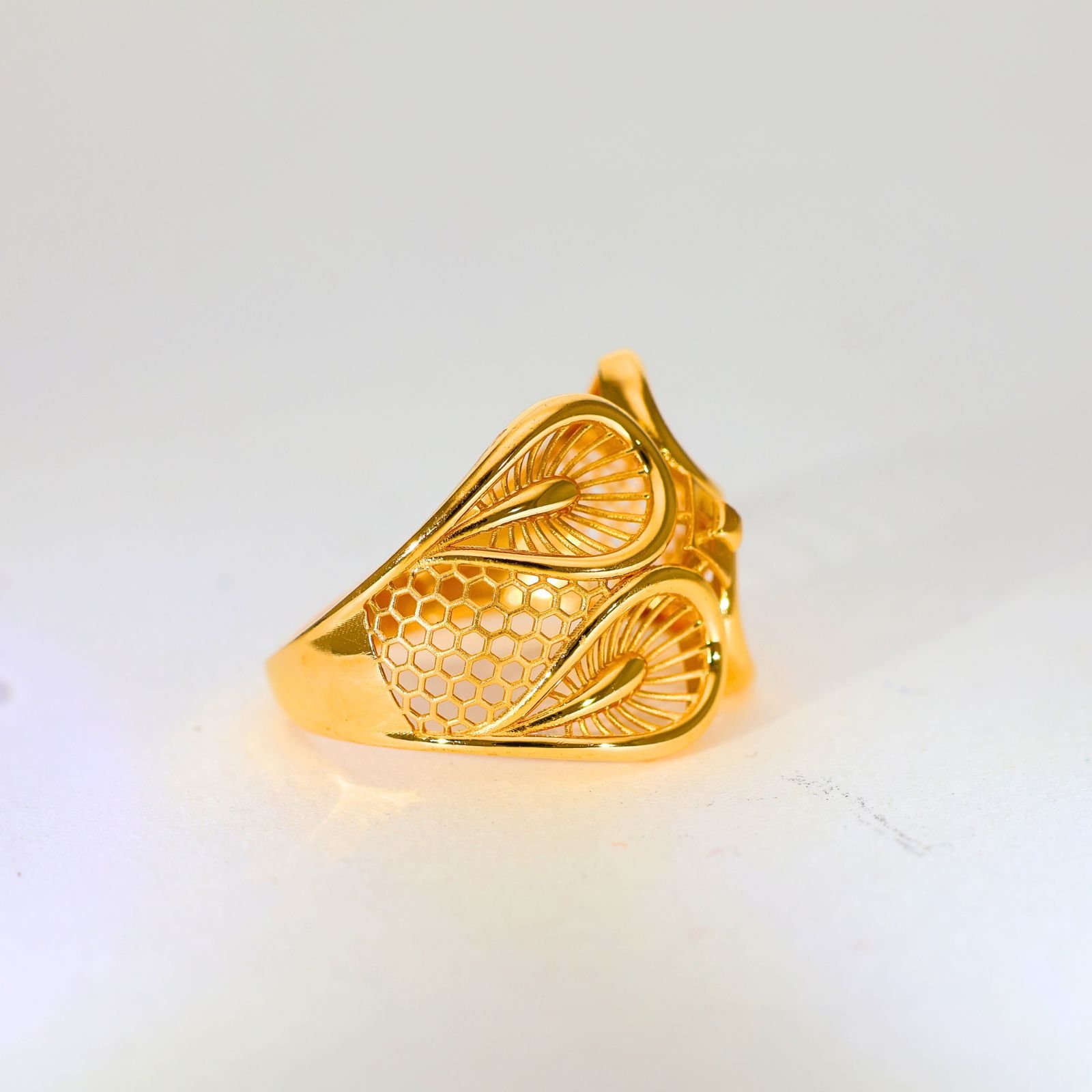 Royal Leaf Gold Ladies Ring - Image 2