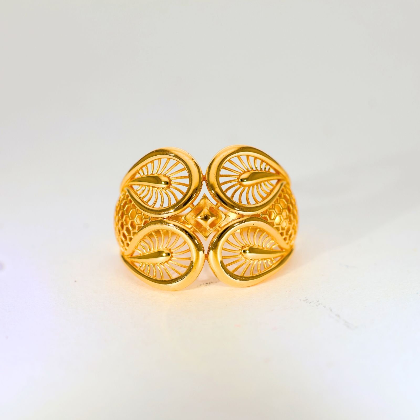 Royal Leaf Gold Ladies Ring