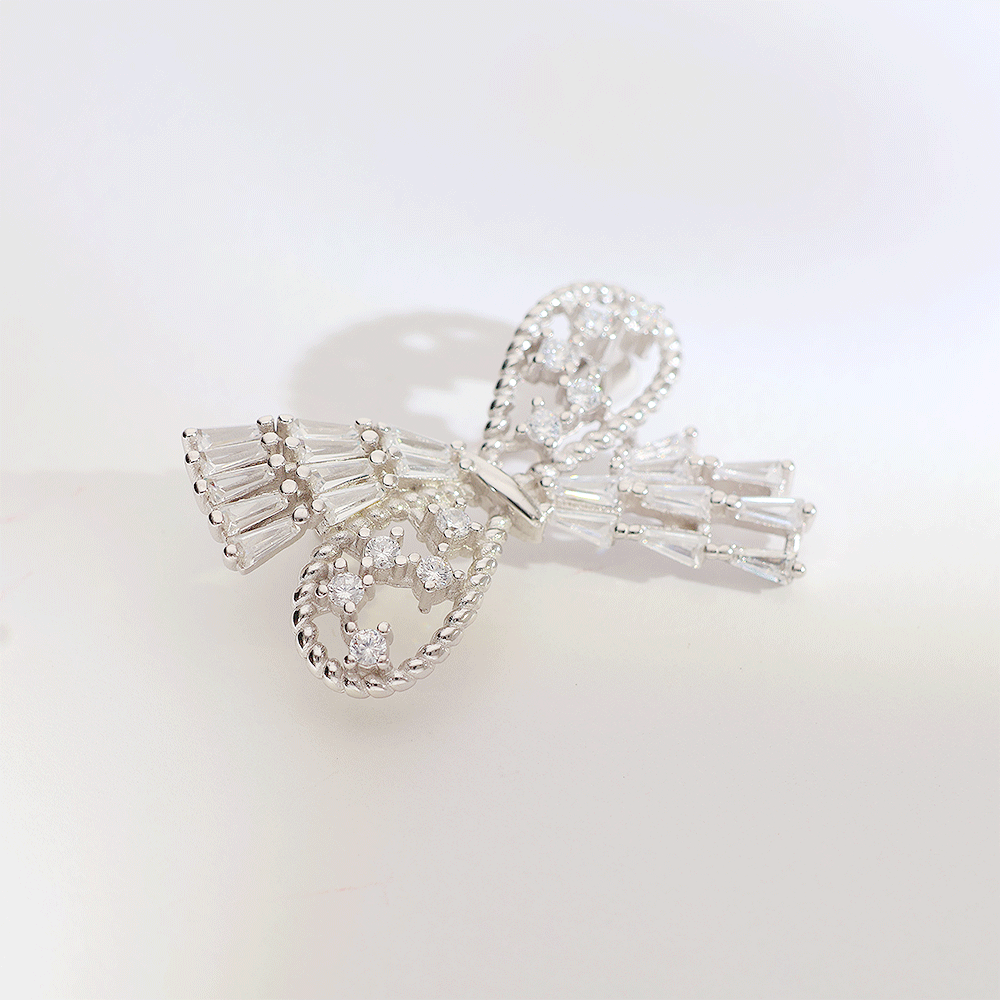Crystal Ribbon Luxe Brooch - Image 3