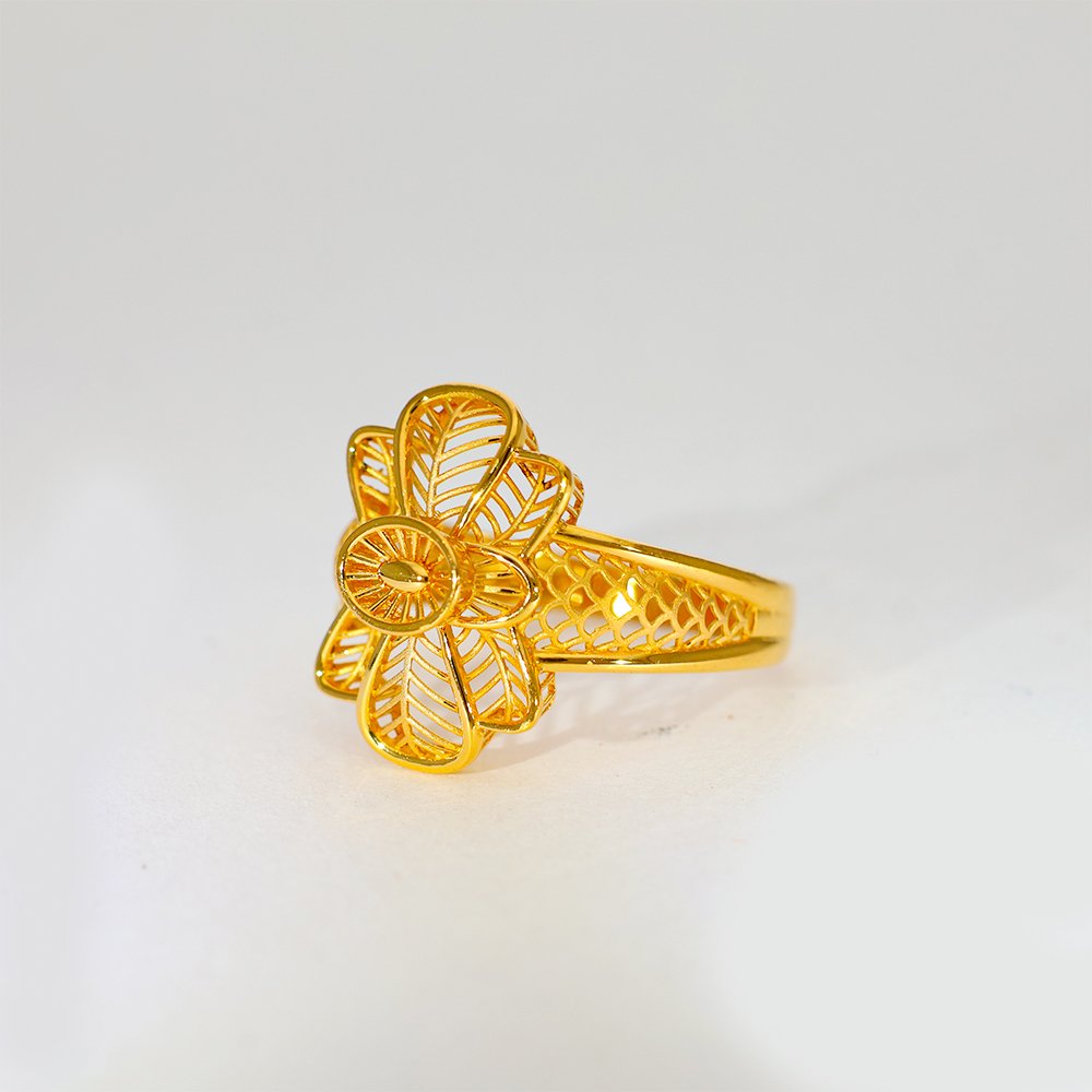 Golden Bloom Gold Ladies Ring - Image 3