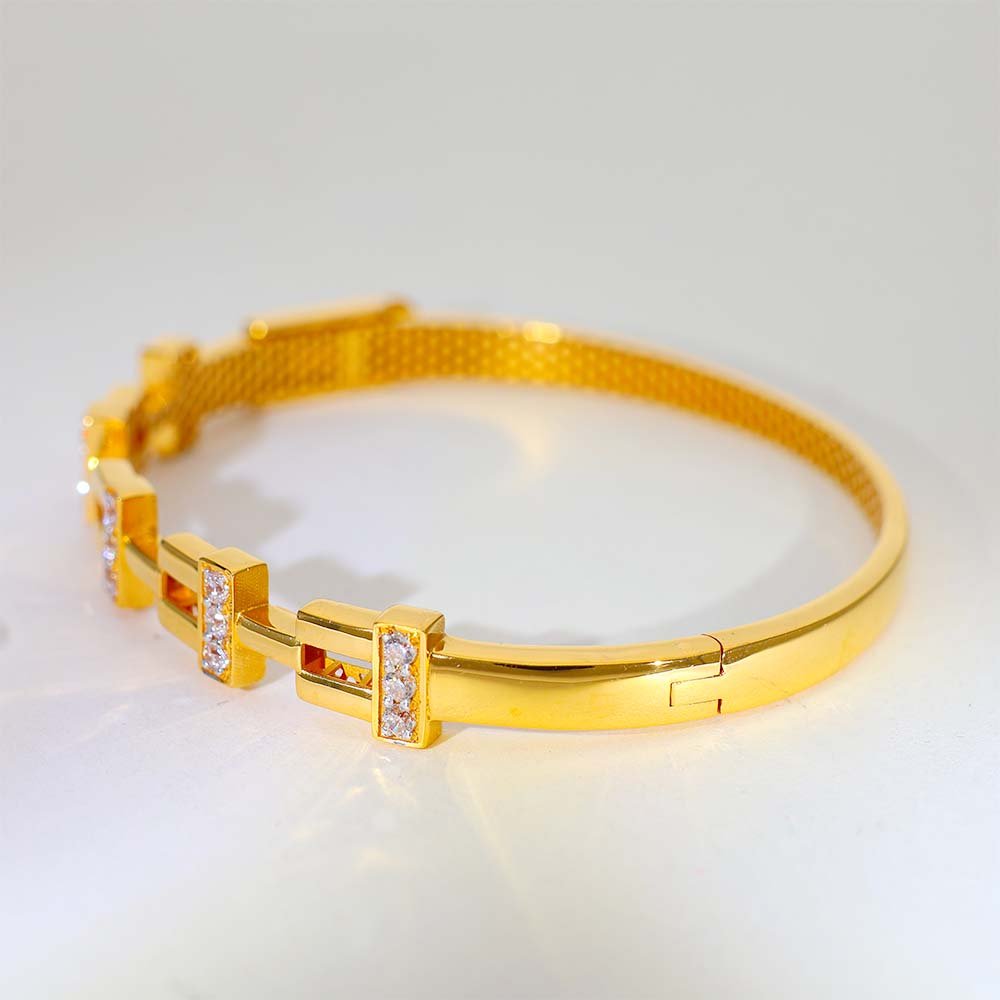 Golden Link Glow Gold Ladies Bracelet - Image 2