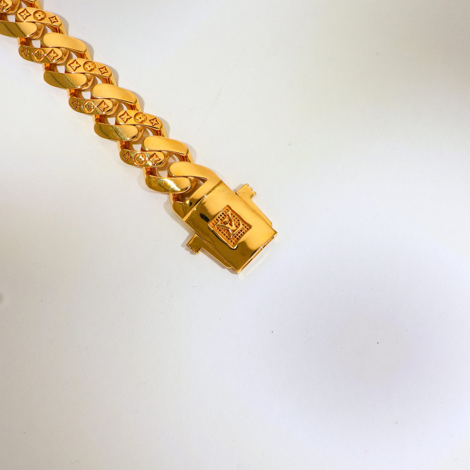 Signature Link Gold Gents Bracelet - Image 2