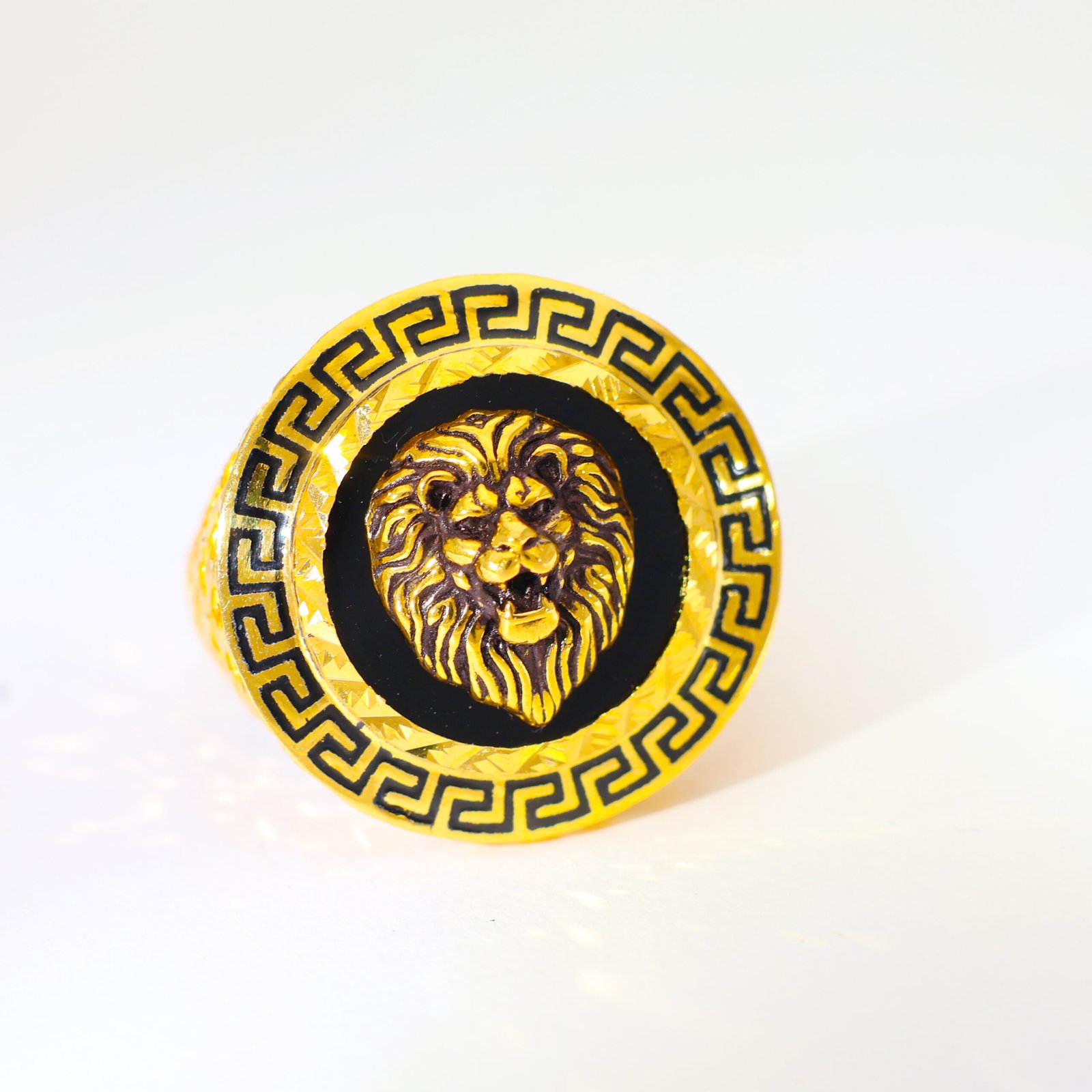 Regal Lion Gold Gents Ring