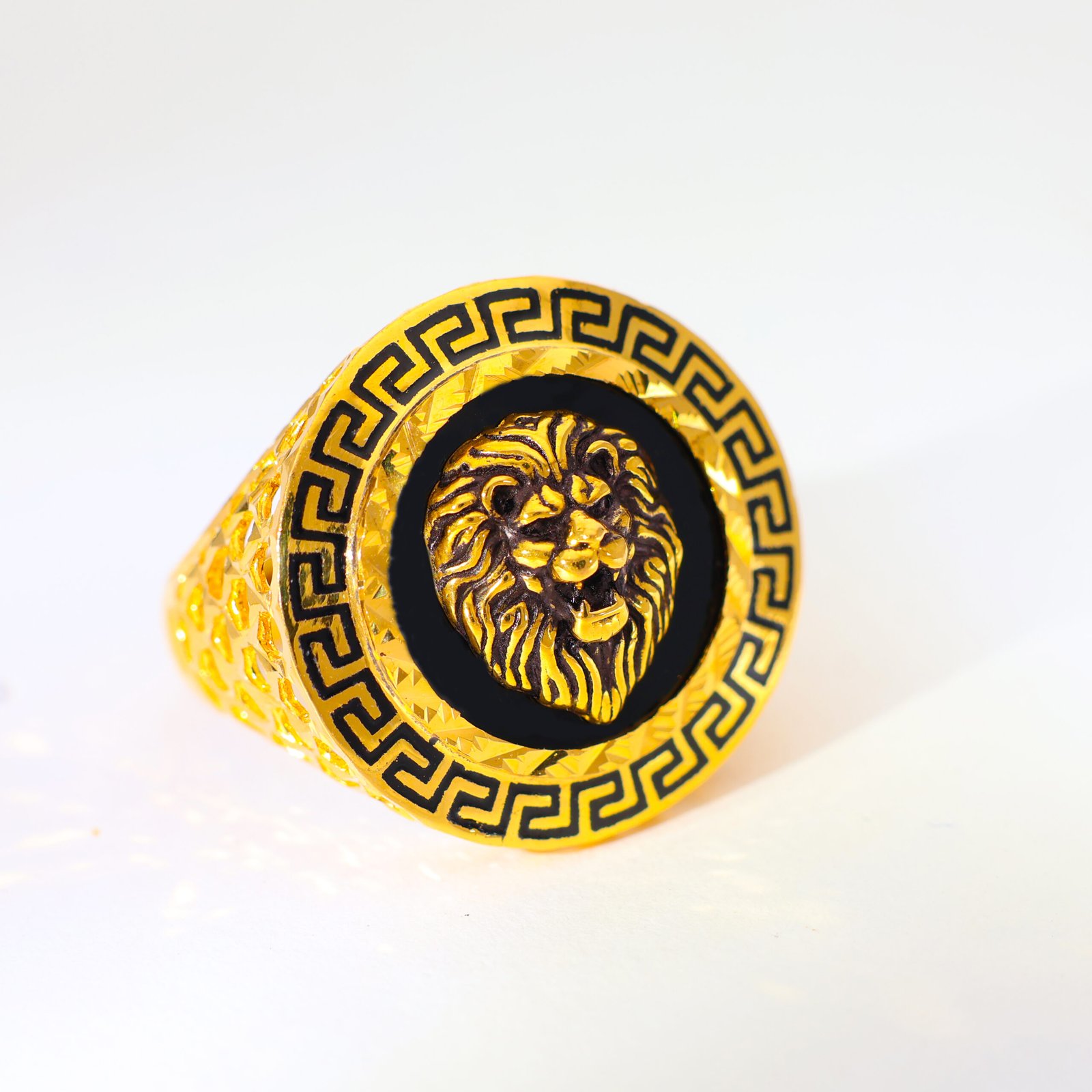 Regal Lion Gold Gents Ring - Image 2